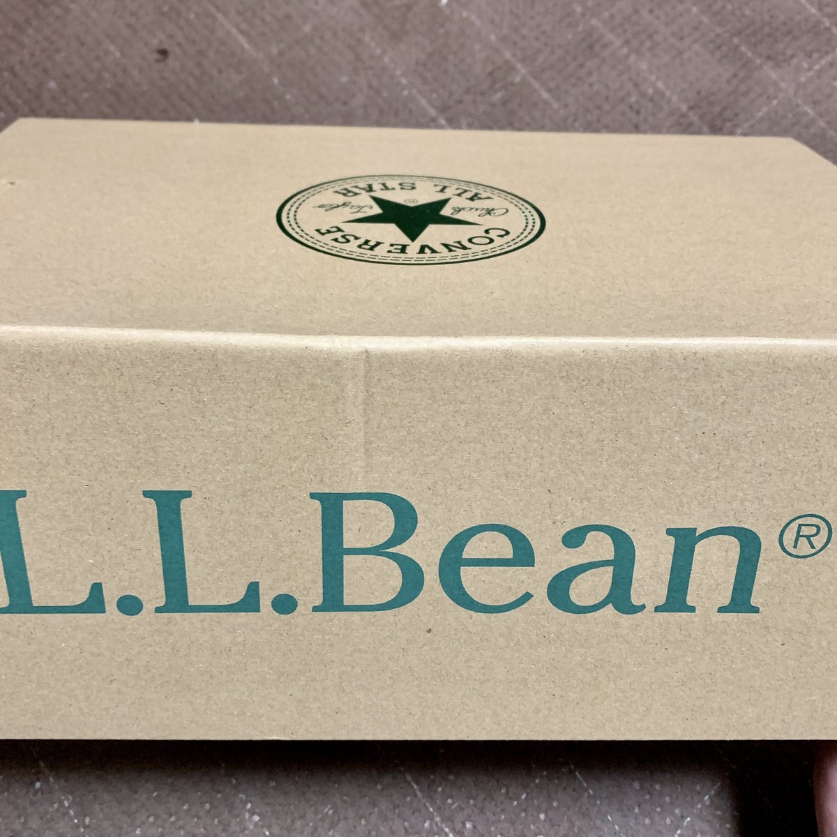 nishiyan_m's tweet photo. 買っちった。
LL Beanとconverseのコラボシューズ。*｡٩(ˊωˋ*)و *｡
セールでお安くなってて、サイズもあってφ(･_･ポチッとな。

下のは、アラガッシュカーゴショーツ。こちらも、お安かったので。

#買っちった #エルエルビーン #llbean #converse #allstar #allstar100 #コンバース #カーゴパンツ https://t.co/0D3c4guYd9