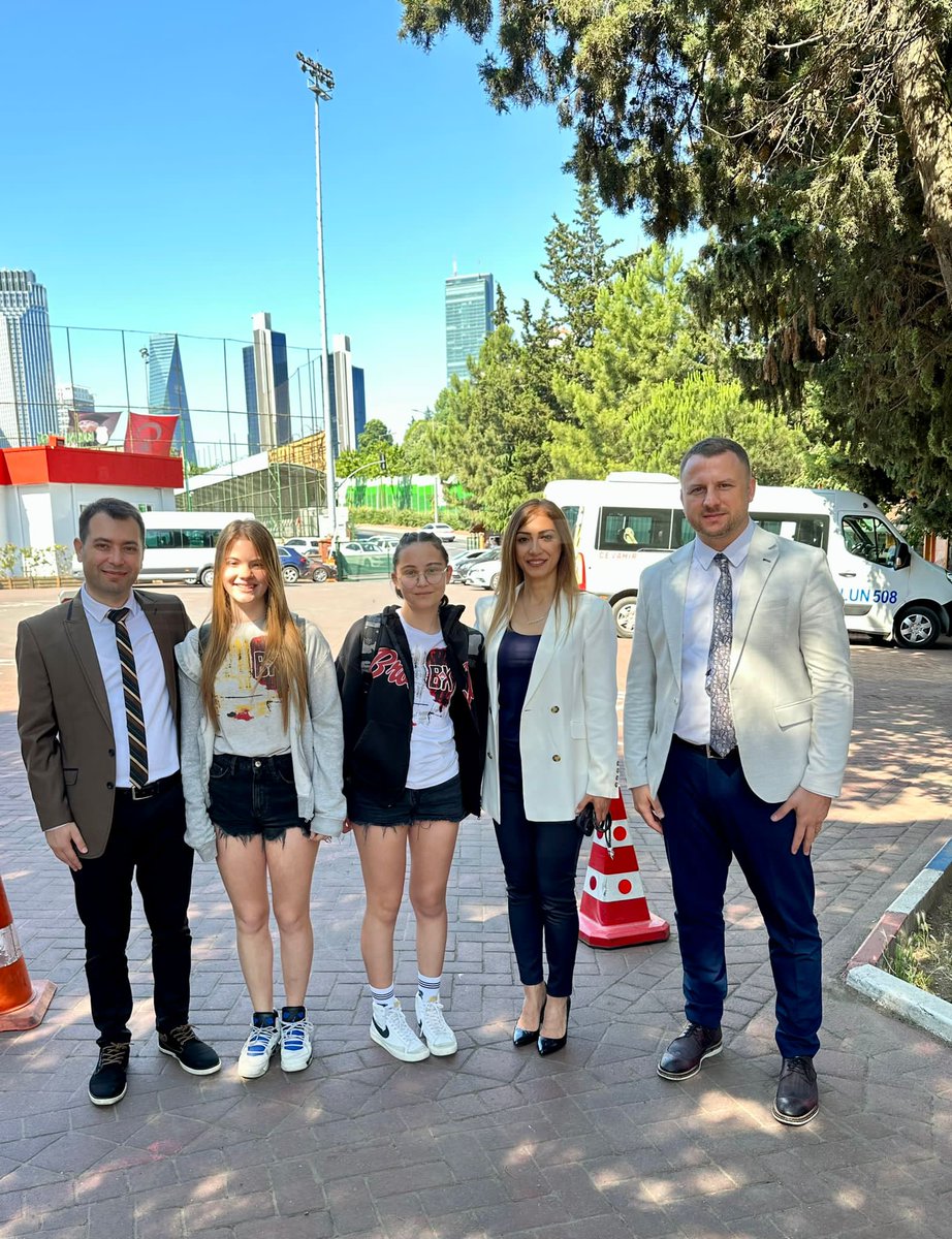 .: LGS’de Rekor Başarı :. 

Çorlu Bahçeşehir Koleji olarak iki öğrencimizin Türkiye birincisi olduğu LGS sonuçlarına göre Bahçeşehir Kolejleri Türkiye genelinde 58 tam yapan öğrencisi ile rekor kırdı .

 Öğrencilerimizi tebrik eder, başarılarının devamını dileriz.