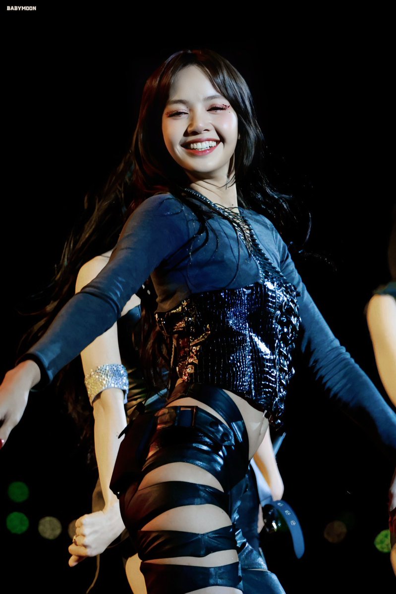 babymoon0327's tweet photo. (hq) 230702 bst hyde park
#블랙핑크 #리사 #BLACKPINK #LISA https://t.co/MdzPNdVCxf