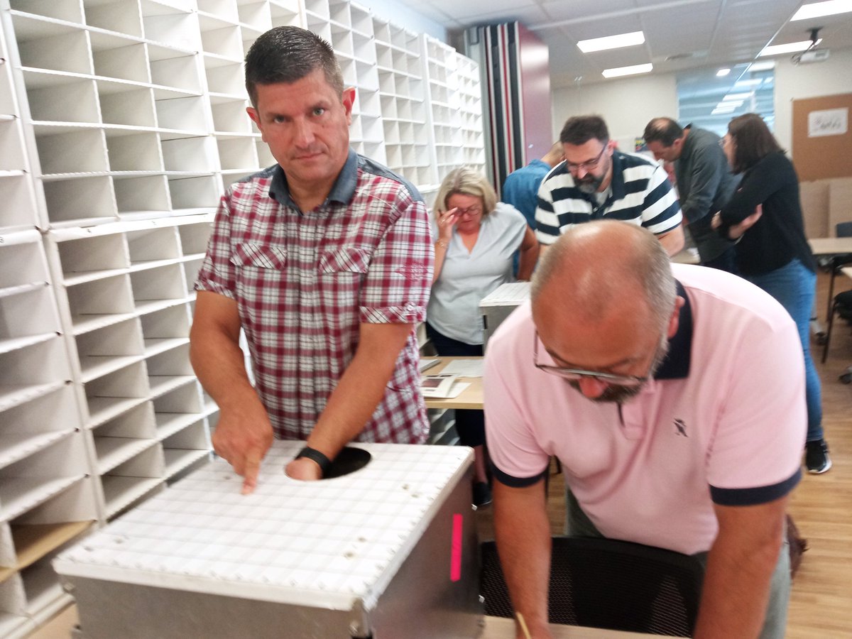 La méthode de recrutement par simulation #MRS vous connaissez ? une méthode originale pour évaluer en direct les aptitudes a réaliser un métier 🔧
C est ce qu ont pu tester les entreprises d insertion #iae et partenaires
 @poleemploi_HDF
<a href="/ThierryDanhiez/">Thierry DANHIEZ</a> @FredericDanel 
<a href="/ELeroy07/">Emmanuelle Leroy</a>