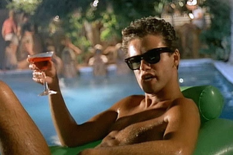 Ekaterinagalah2's tweet photo. 🎶 "...Club Tropicana, drinks are free..." 🎵🍹 https://t.co/SuJMSDpDzU