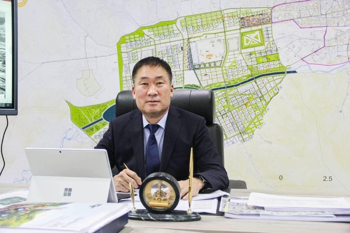 Улаанбаатар хотын хамгийн гол дайсан хотын ерөнхий архитекторч Нацагдорж гэнэ дээ.