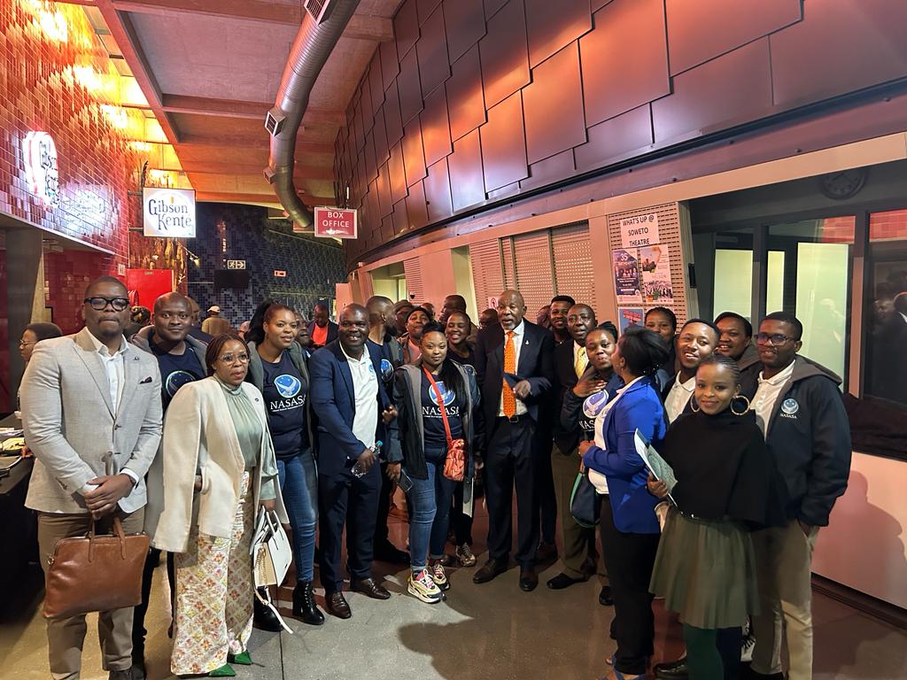 nationalstokvel's tweet photo. NASASA Team with @SAReserveBank governor @KganyagoLesetja last night at the #TalkToTheSARB Forum at @sowetotheatres https://t.co/EVJVPMC5xK