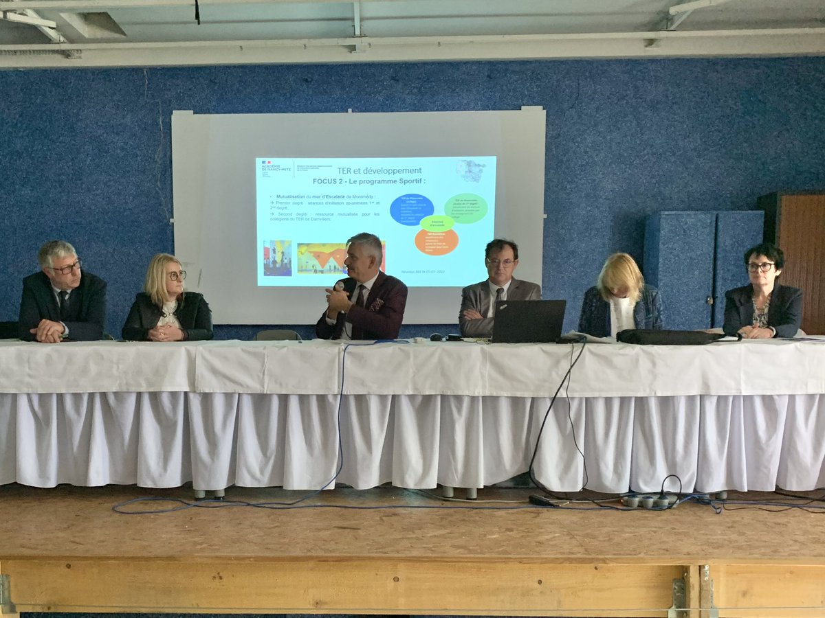 RLaganier's tweet photo. L'École sur tous les territoires au coeur des échanges avec les personnels du bassin d'éducation et de formation nord meusien à Verdun
📌 Feuille de route des savoirs fondamentaux
📌 Mise en oeuvre du #Pacte enseignant
📌 Développement du #TER Ciel de Meuse et du projet ASTÉRIE https://t.co/ccIodZCLGN