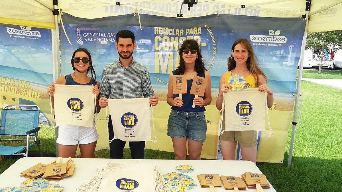 recicla_mas's tweet photo. 📌El concejal de Juventud, Medio Ambiente y Movilidad del Ayuntamiento de Castellón, Christian Ramírez, ha acudido hoy al stand de #consermar en Castelló  🌿🌎🌼
@ecoembes @GVAagroambient @ecoembes_com @SoniaPC79 
 
Más info⤵
https://t.co/tT1cPHCTQu https://t.co/AgpIYy2qsg