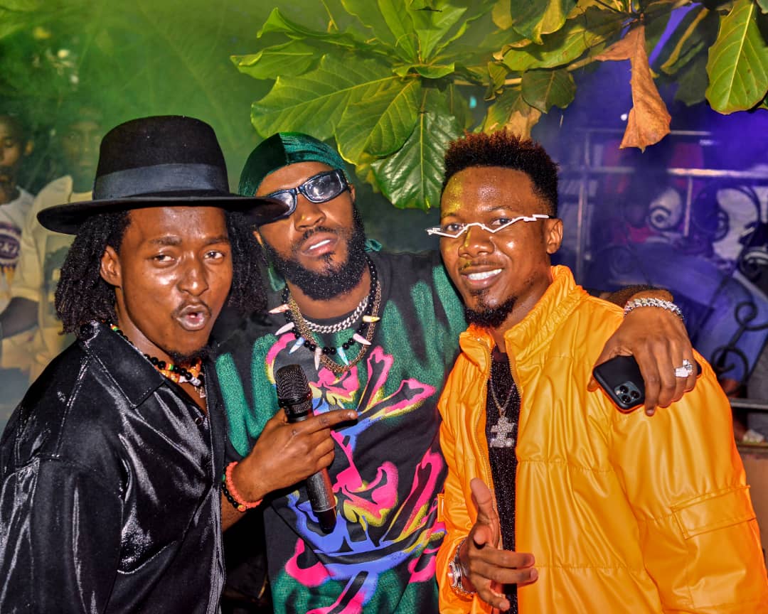 Omega_EI's tweet photo. @MagiconeTv Thanks for the show, kindly drop me #Yobody by @simpo256 
https://t.co/fd3HRQFPv8
Much love @MagiconeTv https://t.co/XpdVINWIoz