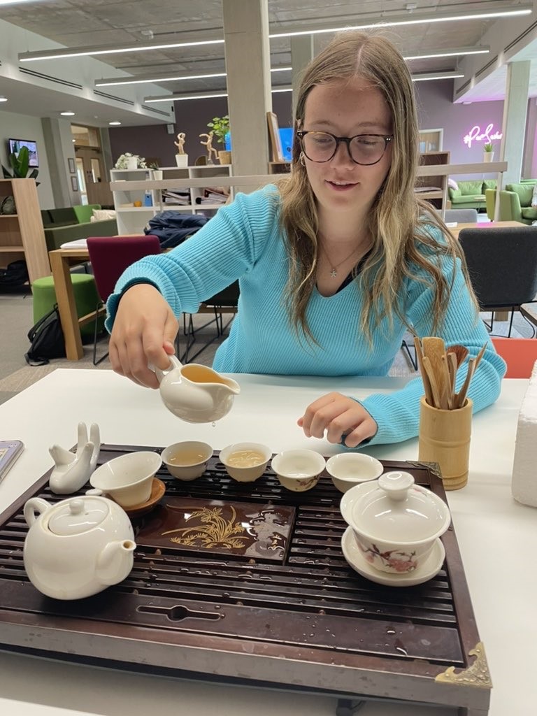 SHSK Languages tweet media