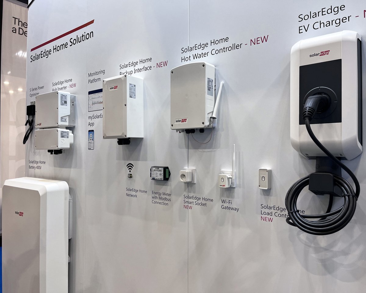 DeegeSolar's tweet image. WELCOME TO SMART ENERGY LIVING! 😍

From Smart Plugs To #BatteryStorage &amp;amp; Soon Even Bidirectional Charging, With #SolarEdgeHome you can Produce More, Use More &amp;amp; Save More. 🙌

Adaptable to any Lifestyle, @SolarEdgePV puts you in Control of your #Energy! 💪