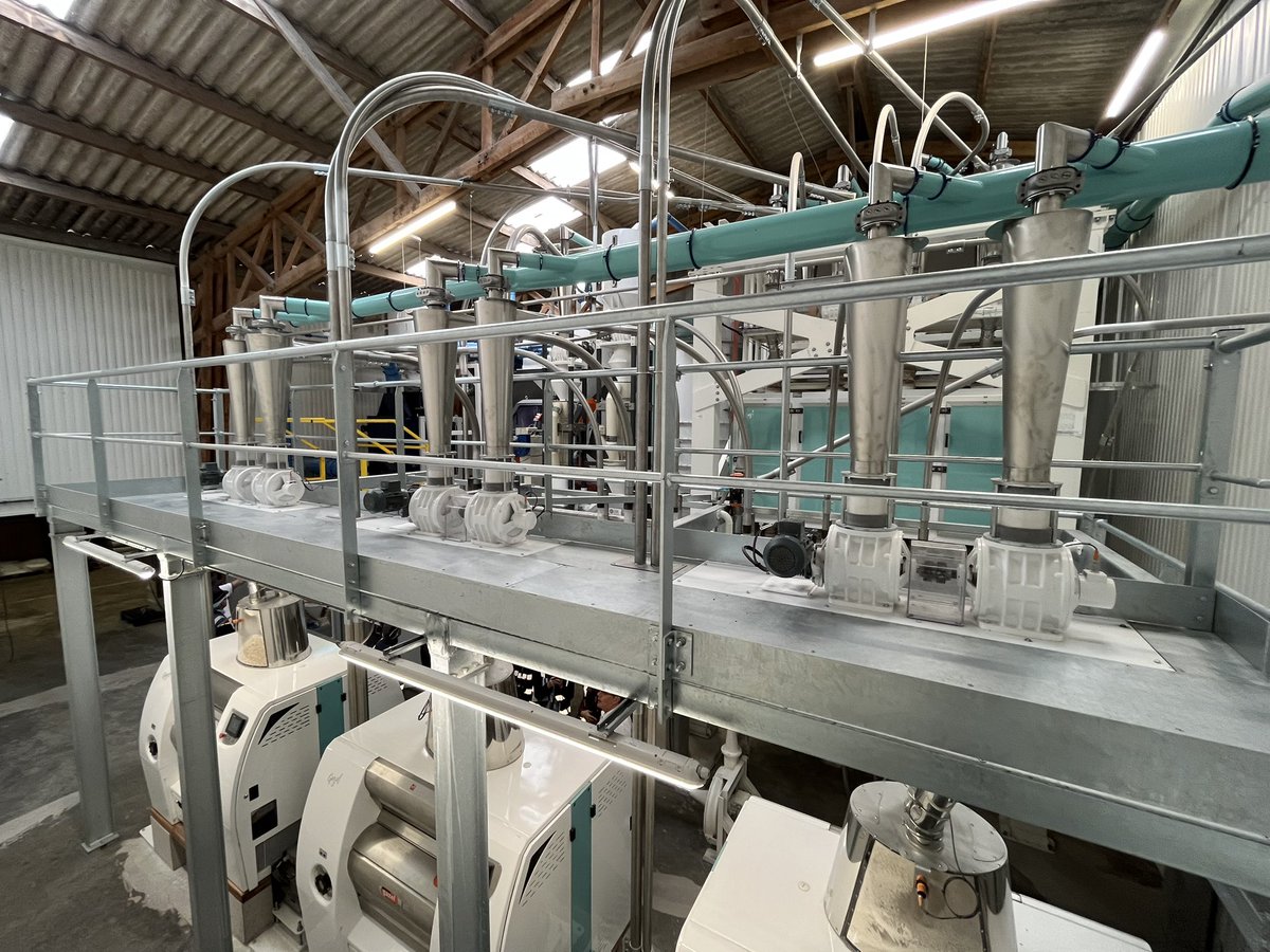 _AXEREAL's tweet photo. ⏱️ Début des visites pour nos salariés, adhérents, clients et partenaires.
Un moulin #Sarrasin unique et haute technologie d’une capacité d’écrasement de 15 000 tonnes.
✅ Au cœur du territoire Breton 👏
📍Maure-de-Bretagne
#Treblec
#FierementSarrasin https://t.co/RLa4rZFTZf