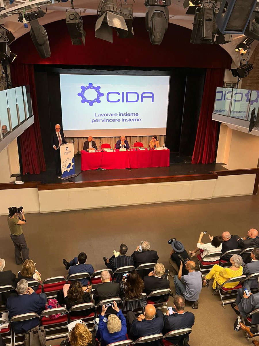 All'Assemblea <a href="/CIDAManager/">CIDAManager</a> 2023 dal titolo "Lavorare insieme per vincere insieme". Un bellissimo slogan che, sin dal mio insediamento a Palazzo Vidoni, guida la mia azione di governo.