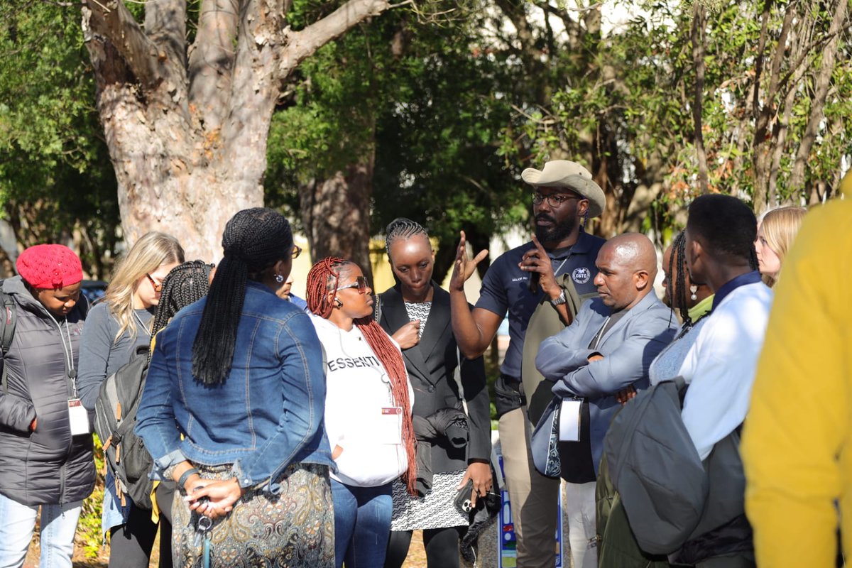 The_ACU's tweet photo. 41 students from #ACUmembers have arrived at @StellenboschUni for the ACU Summer School 2023. 🇿🇦

Over the course of the week they will learn about the political, social and economic forces that shaped 20th Century South Africa, and make new friends from across the Commonwealth. https://t.co/JVLtugT4Kn