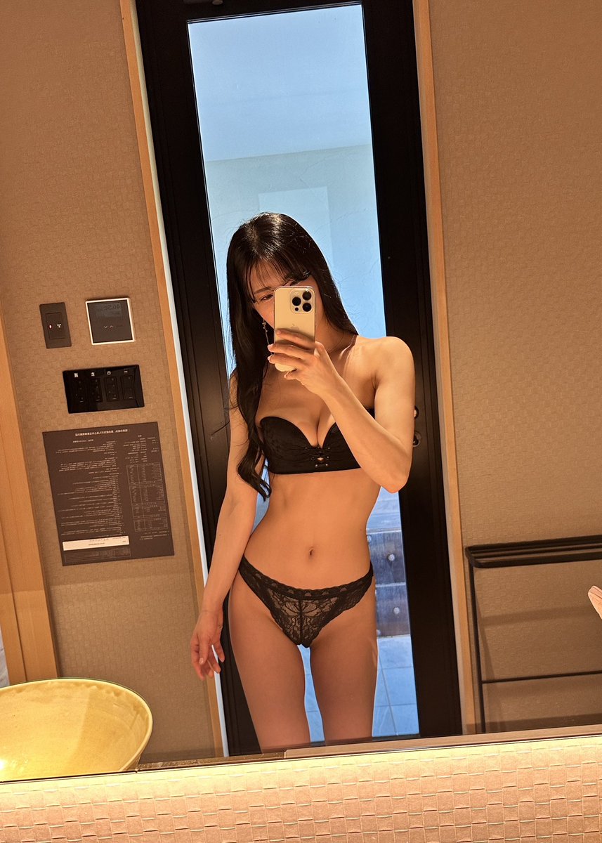MAYU_0608my's tweet photo. ◯骨格ウェーブさんへ

・脂質＋塩分で太る
・セルライトがつきやすい
・低代謝＝脂肪を燃焼しにくい
・冷えやすく浮腫やすい
・太ると下半身デブ一直線
→
◎湯船は毎日
◎下半身中心にマッサージ
◎浮腫解消の食材多めに
◎お通じ改善
◎筋膜リリース 
◎絶対冷やさない

⭐︎体重より見た目
☜7年前 https://t.co/7Ug5d49IOs