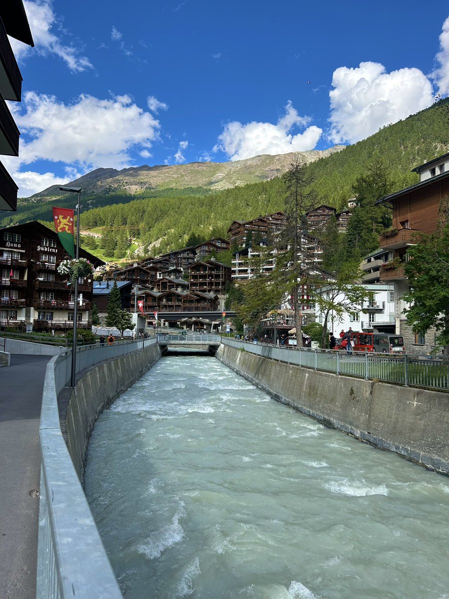 lubnaAlkhamis's tweet photo. Hello from Zermatt🏔️ https://t.co/ieCyqH7ieq