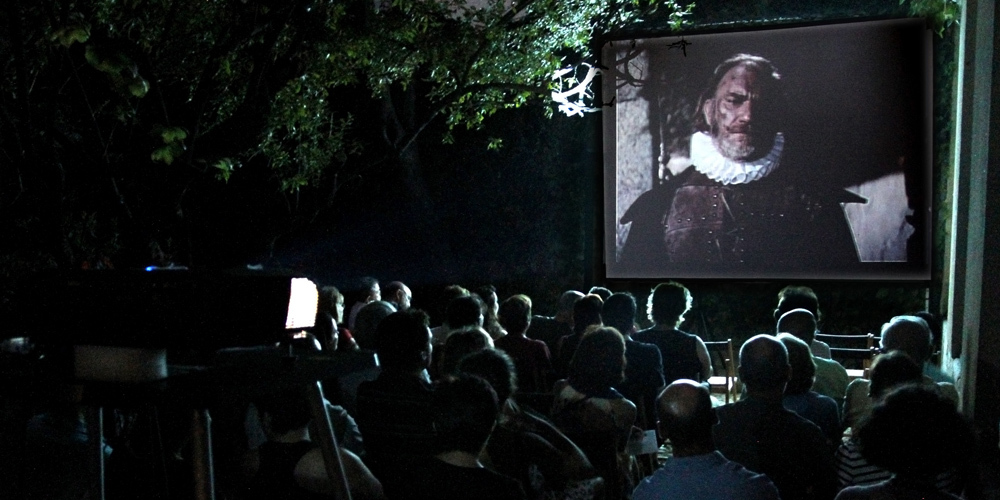 Cultura▪️Comunidad de Madrid (@culturacmadrid) on Twitter photo 📽 Durante todos lo miércoles del mes de julio disfruta del ciclo de cine de verano “Los clásicos en las pantallas (1975-2022)” en la Casa Museo Lope de Vega de la <a href="/ComunidadMadrid/">Comunidad de Madrid</a>: c.madrid/pnn2n1
📆 Hoy, 5 de julio con "Éxtasis” de Mariano Barroso.
#MadridEsCultura 📽 Durante todos lo miércoles del mes de julio disfruta del ciclo de cine de verano “Los clásicos en las pantallas (1975-2022)” en la Casa Museo Lope de Vega de la <a href="/ComunidadMadrid/">Comunidad de Madrid</a>: c.madrid/pnn2n1
📆 Hoy, 5 de julio con "Éxtasis” de Mariano Barroso.
#MadridEsCultura