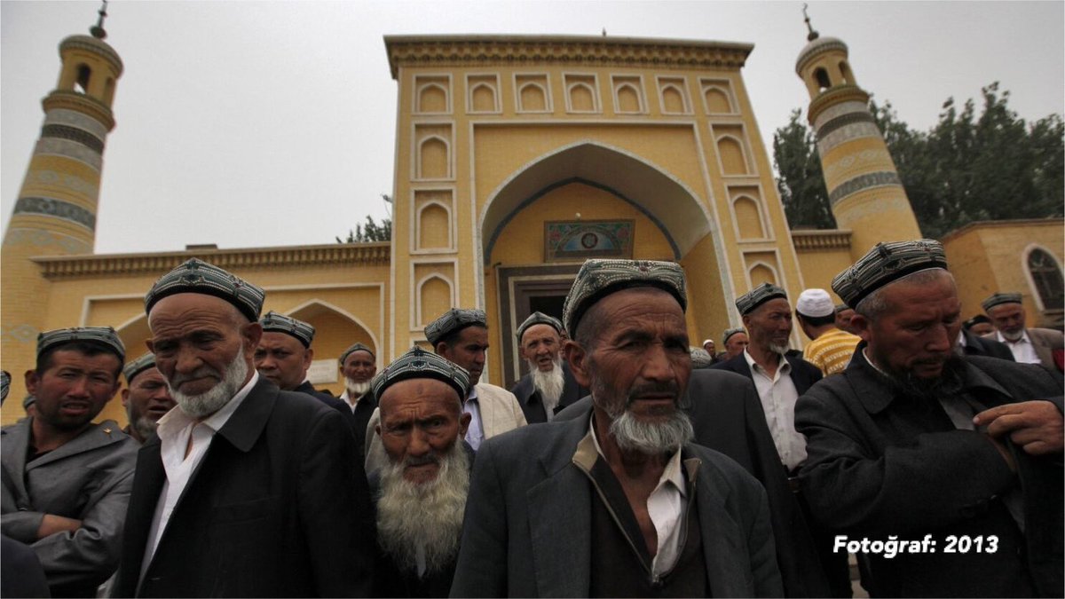 islamculturel's tweet photo. 🇨🇳 OUÏGHOURS - La prière de l’Aid n’a pas pu être accomplie en raison des interdictions imposées par la Chine.

- La prière de l’Aid est interdite
- Visiter ses proches est interdit
- Féliciter par téléphone est interdit https://t.co/Jerk0sQsIH