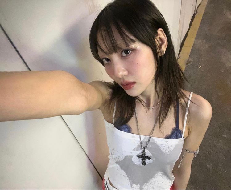 loona and tbz 7.7 sale 

price range: 50 - 100

see thread for details and price !

tags. loona tbz the boyz wts ph jinsoul yeojin choerry 12:00 ver a yeojin frog maverick sg 2022 season greetings