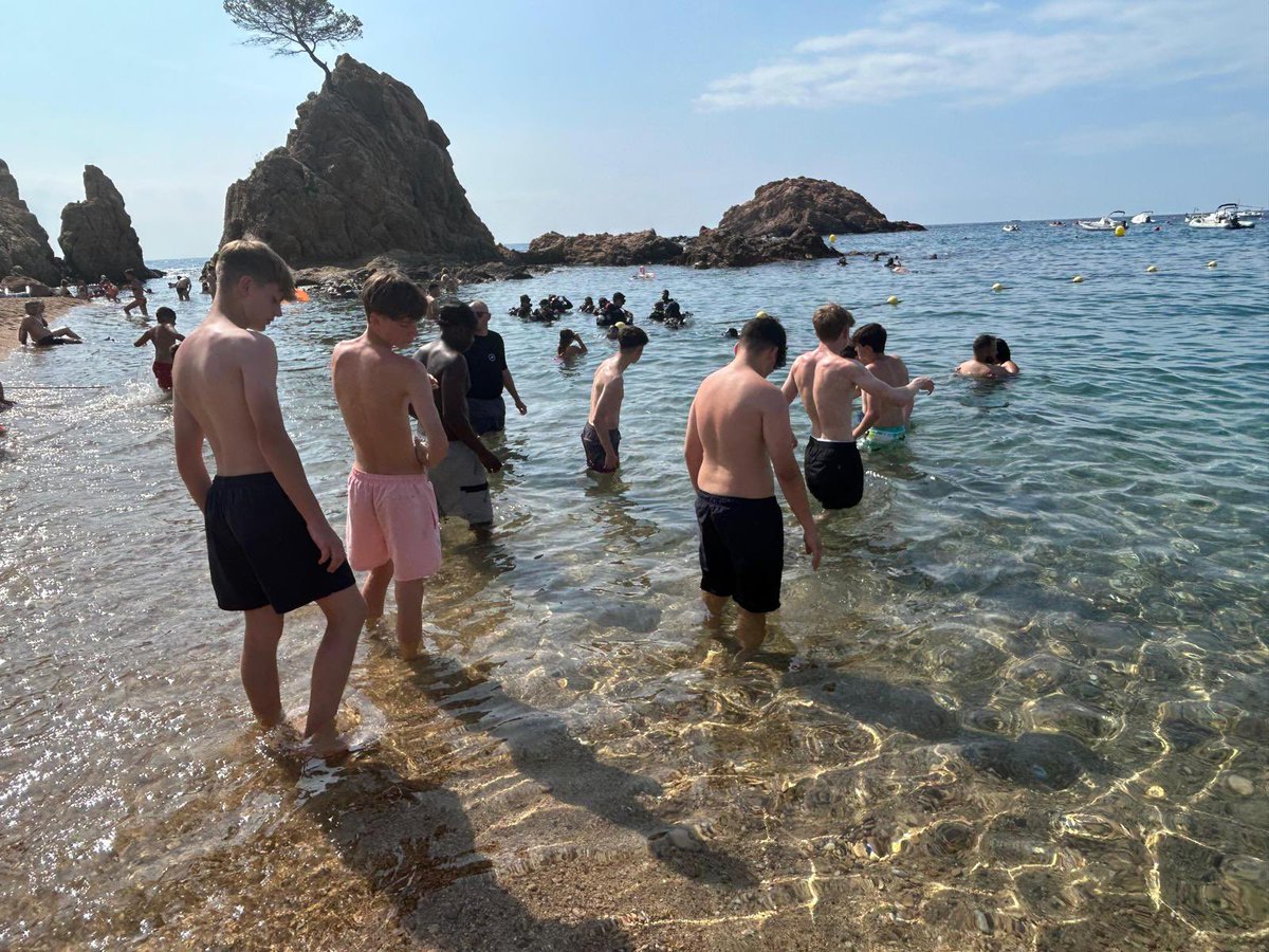 SWHSPE's tweet photo. A bit of beach chill time 🏖️ https://t.co/eKTv0vefHU