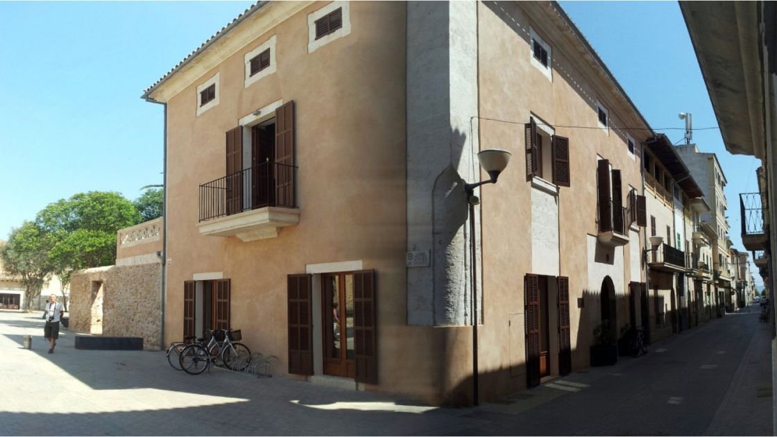 Enhorabona!!👏🏼👏🏼
Entre els projectes bibliotecaris millor valorats en el V Premio <a href="/rebiun/">REBIUN</a> hi ha
 «Biblioteca Municipal de sa Pobla: un espacio de aprendizaje y de inserción social» 
La Xarxa de Biblioteques de Mallorca sempre al costat de la ciutadania😉
➡️comunidadbaratz.com/blog/los-proye…