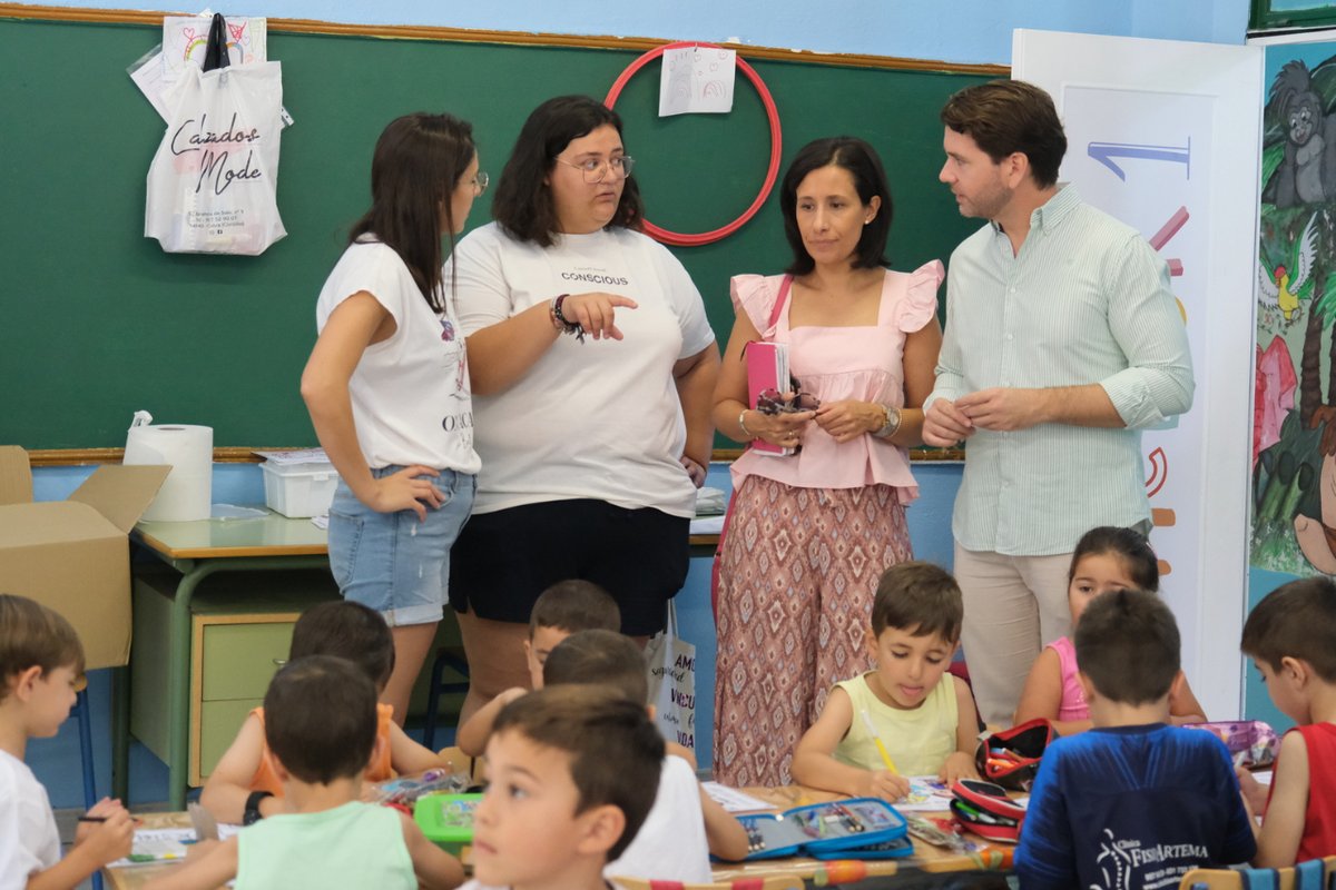 infoCabra's tweet photo. π΅ MΓS DE 250 ESCOLARES EGABRENSES DE ENTRE 4 Y 12 AΓOS PARTICIPAN ESTE VERANO EN LA LUDOTECA INFANTIL Y TALLERES DE OCIO Y TIEMPO LIBRE
ππ» El programa se desarrolla hasta el 11 de agosto bajo el lema βEl ciclo del aguaβ
#aytodecabraΒ
#pmbs
#familias
#verano https://t.co/vcXn2G1KoK