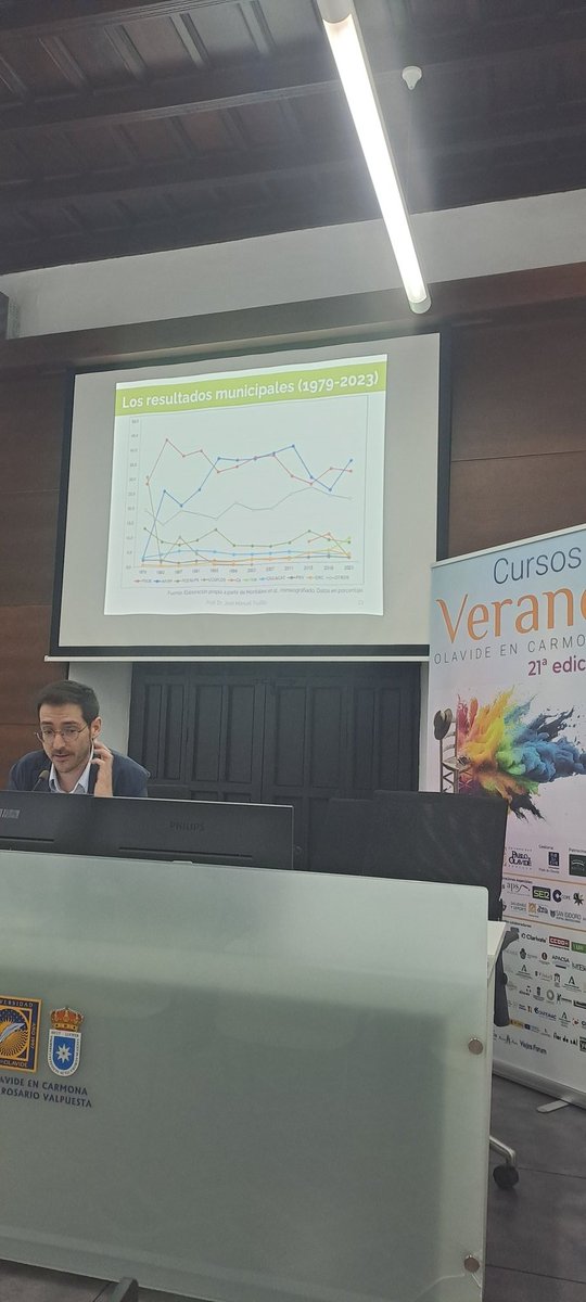 martavelezr's tweet photo. En el curso " Comunicación política para un super-año electoral" ayer contamos con las ponencias de @josematrujillo @eladiaillescas @raul_lucena y del profesor José  Francisco Díaz. Hablamos de elecciones y liderazgo. https://t.co/ijwCY8wwpu