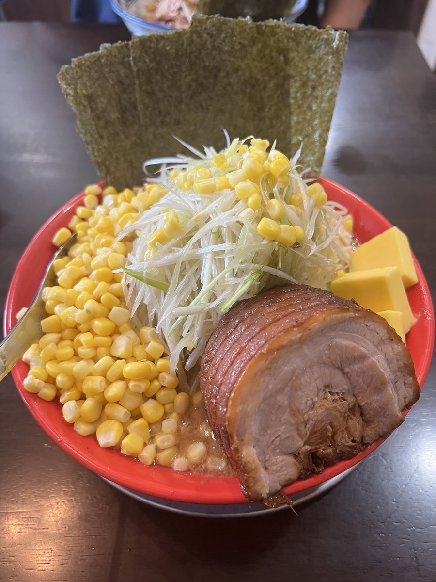 olaf1016's tweet photo. 環家さん、花屋さん、ギブタンクスさん、豚39さん、ラーメン未開拓の木更津、君津でお店出すなんてとっても大変💦
代表待ち禁止、食券先に買って並ぶ、レンケとコップの置場、そんな事で愚痴ってる人達がいるけど上り方面のお店じゃ普通だよ。4店舗の店主さん、僕は応援しています📣がんばって下さい😊 https://t.co/a3ykiJjlDx