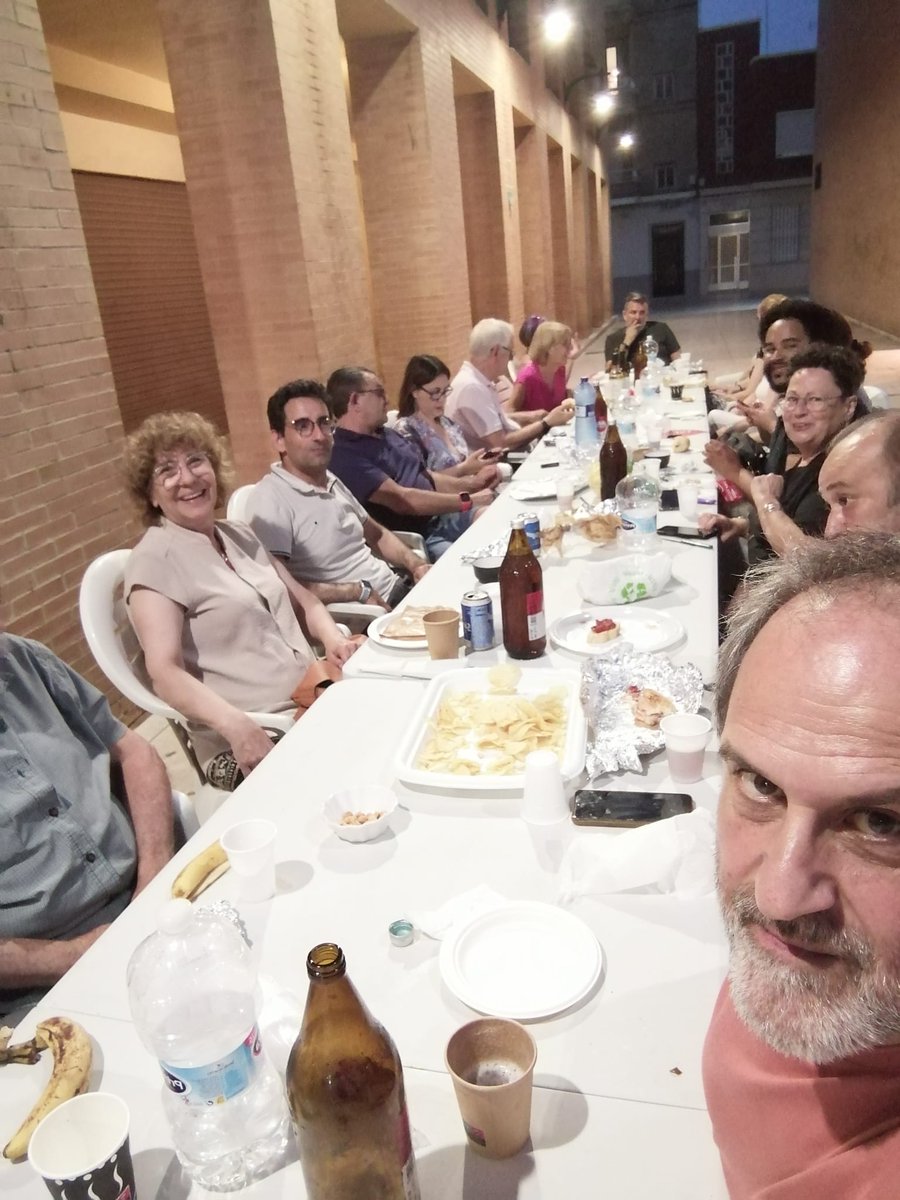 Les companyes de la comarca de l'Horta Sud tinguérem un agradable encontre en Catarroja.
Amb la presència de la nostra coordinadora, Rosa Pérez i del nostre candidat al Congrés per la província de València, Nahuel González.
Comencem la campanya electoral 23-J
#LaTeuaVeu