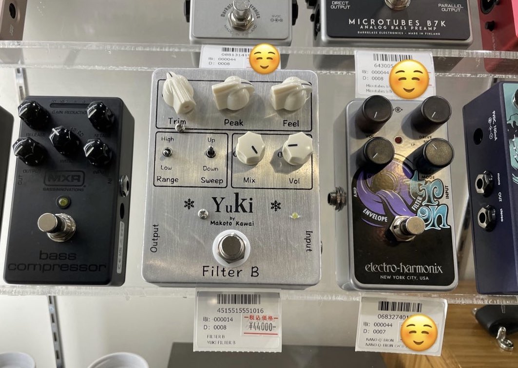goro_murata's tweet photo. イケベ楽器店ベースコレクションさまにYuKiのFilterBの取り扱いがあります♪

めちゃくちゃ機材に精通した素敵なスタッフさんが親切丁寧に説明してくれます。

色々と聞きながら試奏してみてください☺️

#FilterB #YuKi #キクタニミュージック #エフェクター #エンベロープフィルター #EnvelopeFilter https://t.co/J8tTBNTwqq