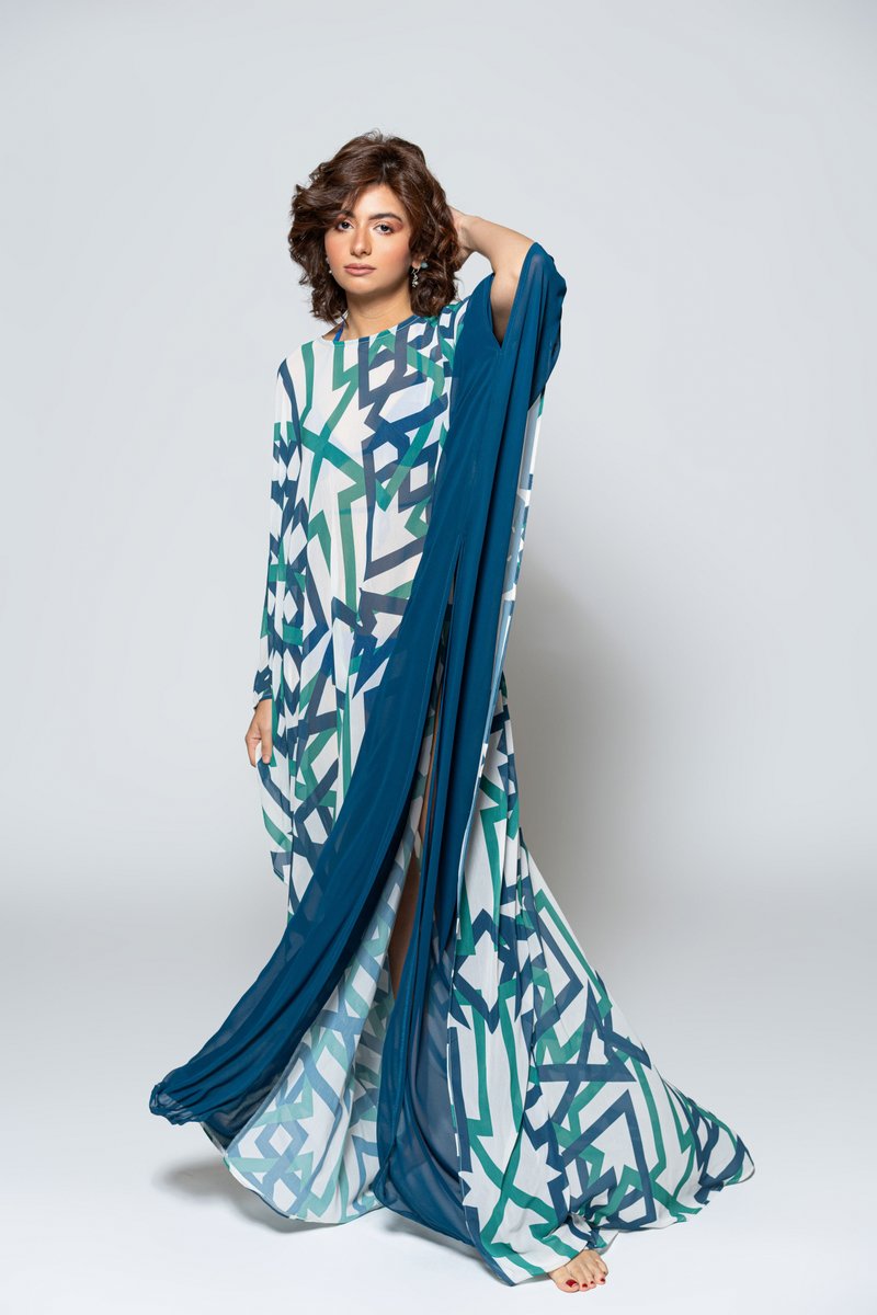 Bardees's tweet photo. Give your Summer outfit the finishing touch with our beautiful wearable art. With designs that are both stylish and symbolic, you'll look amazing and feel great. ππ
https://t.co/FXfHn1FbaE
#WhenArtMeetsFashion #Bardees #SummerFashion #WearableArt https://t.co/LQg7vqmRq4
