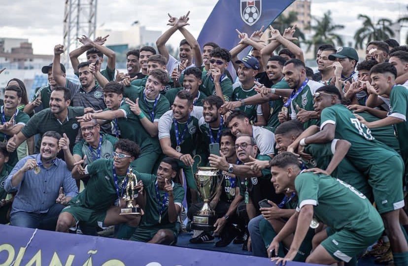 Hoje tem estreia no Brasileirão Sub-17!

Depois de conquistar o Goiano sub-17, os #Meninosesmeraldinos já partem em busca de mais um título! Lutando pelo título, o Verdão tem o São Paulo como primeiro desafio, às 15h. Transmissão ao vivo no SPFC play. 
Pra cima, crias! 🇳🇬