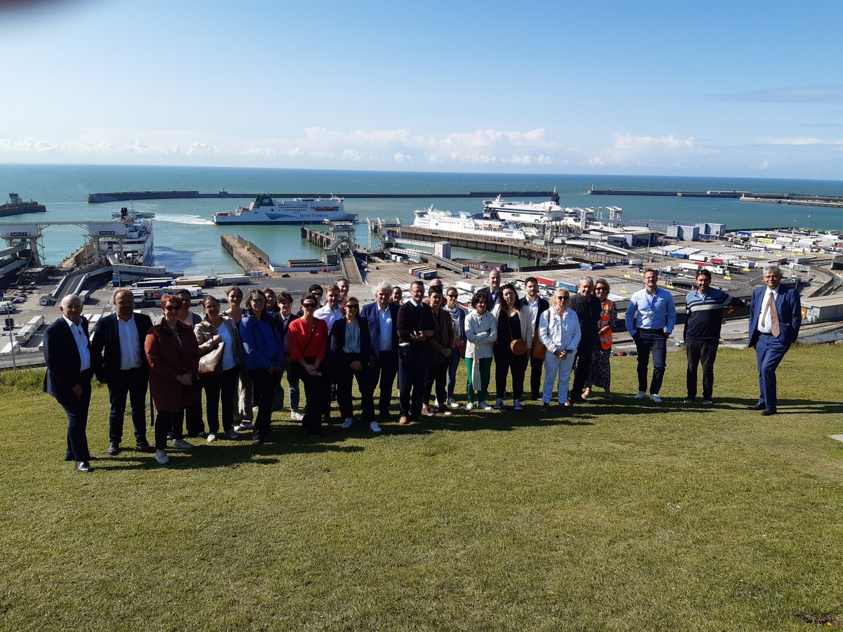 Port_of_Dover's tweet photo. Delighted to welcome #StraitsCommittee as part of conference hosted by @Kent_cc in Dover. Tackling border fluidity issues, decarbonisation and energy challenges together and embracing exciting opportunities working as one Straits region.
#ComitéduDetroit #StraitsComité https://t.co/PdwSv5dSnj