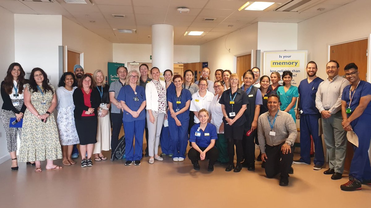 Essex Neurosciences Centre, Queens Hospital, Romford, UK  :  Leslie Oliver , founder (1909 - 1990) ,  c.1986 and the #Neurosurgery  team this morning  🎂👏 #NHS75  👏🎂