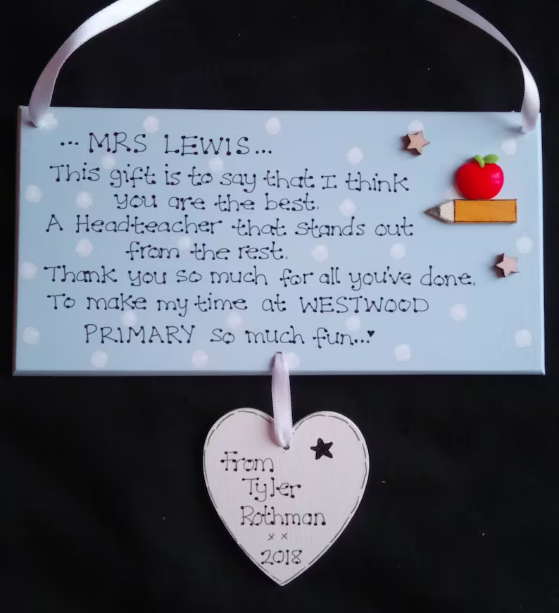 sharks21's tweet photo. Last week or so for #teacher orders 
Designs available for all sorts of teachers ... from nursery to #music .. from #mentors &amp; headteachers to #karate &amp; #swimming teachers!  Make great little gifts with a personalised touch. 
https://t.co/Ha3VCKWS2h

#handmade #smallbiz #gifts https://t.co/fTOFYwCQKm