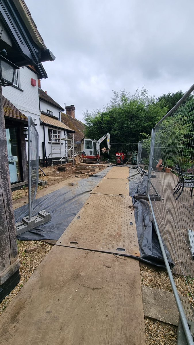 ME_Architects's tweet image. New project alert 🚨

Work has just begun on a new, large refurbishment, extension and alteration project. The property is a lovely detached Edwardian property near Dorking. 

Currently the demolition of the existing rear projecting areas is taking place 👷‍♂️