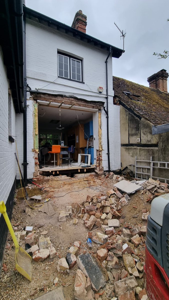 ME_Architects's tweet image. New project alert 🚨

Work has just begun on a new, large refurbishment, extension and alteration project. The property is a lovely detached Edwardian property near Dorking. 

Currently the demolition of the existing rear projecting areas is taking place 👷‍♂️