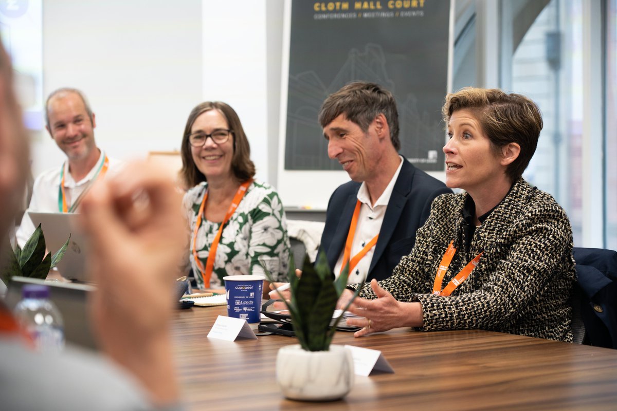 MayorOfWY's tweet photo. Collaboration is essential on our journey to become a net zero carbon region by 2038. 💚
 
Today, we hosted a finance roundtable as part of @YkSustainableWk, talking to businesses about how we can work together and invest in a greener future.
 
#YSW23 https://t.co/7bBupmy49l