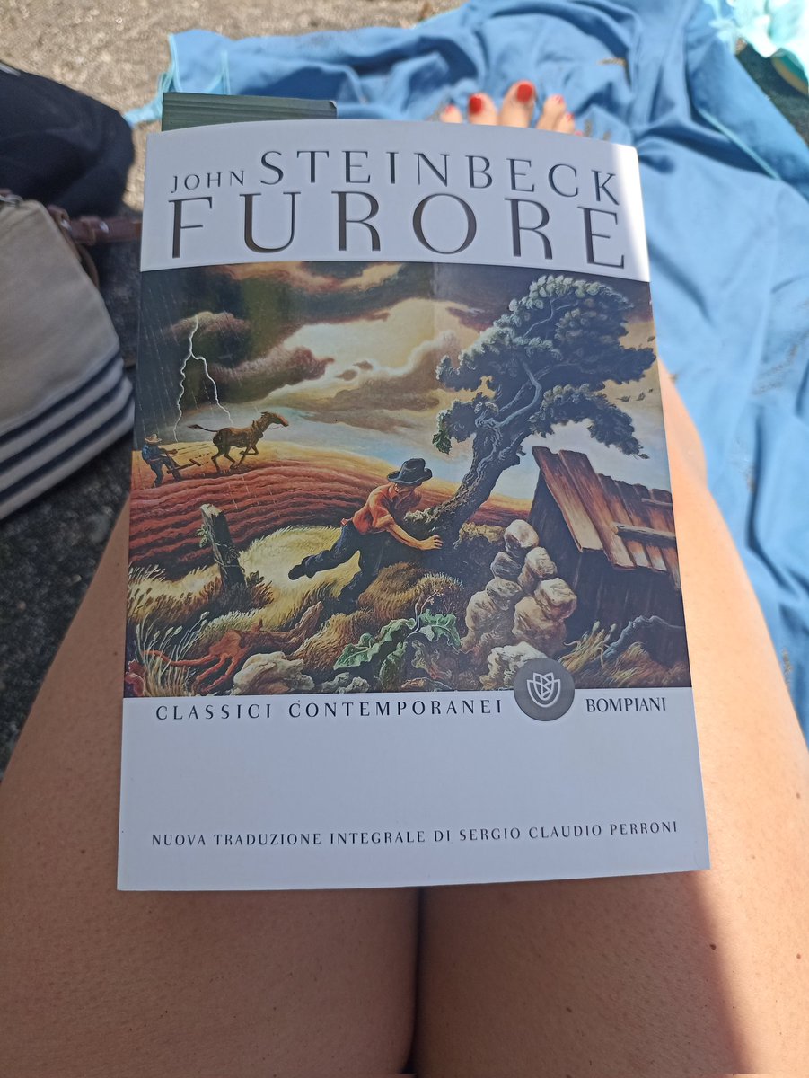 Nixnives1's tweet photo. "Now Tom said
"Mom, wherever there's a cop beatin' a guy
Wherever a hungry newborn baby criesWhere there's a fight against the blood and hatred in the air
Look for me mom I'll be there"
Terzo libro dell'estate ma questo durerà un bel po' 😅
#furore #steinback #tomjoad https://t.co/QCRNQlb2fA