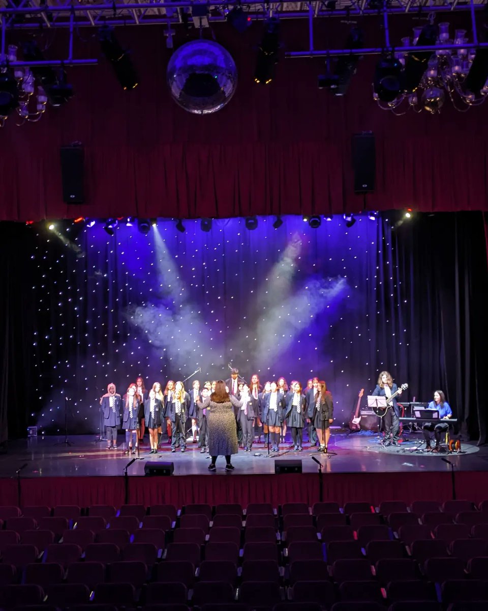 ArtsHya's tweet photo. Rehearsals well under way for the #ULMusic Music Fest event here in Bolton! 🪩🎼✨ https://t.co/WS79DjWSsf