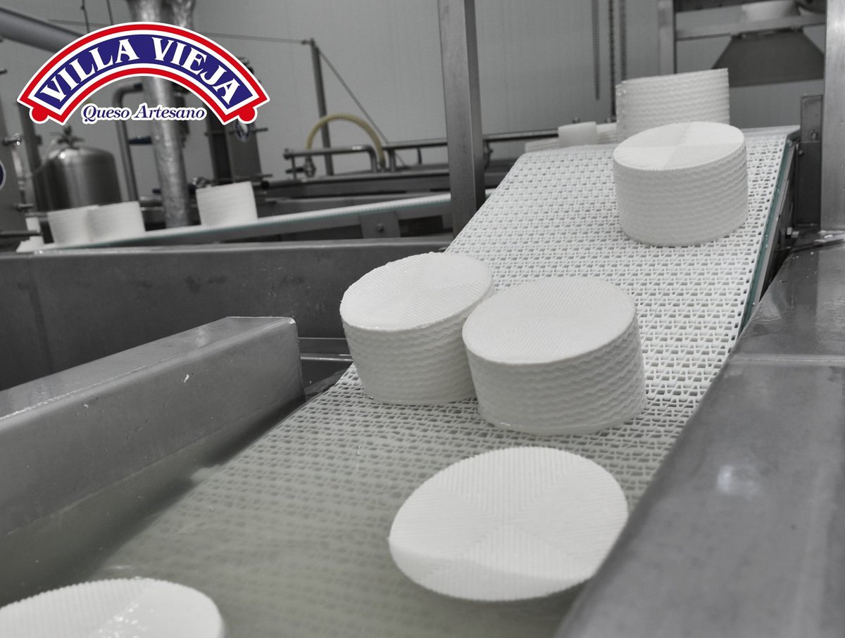 Qué estilo tienen nuestros quesos cuando pasean por la cinta de producción... 

Ellos saben que van a hacer felices a mucha gente. 

Los Quesos de Cabra de Villa Vieja, son diferentes.