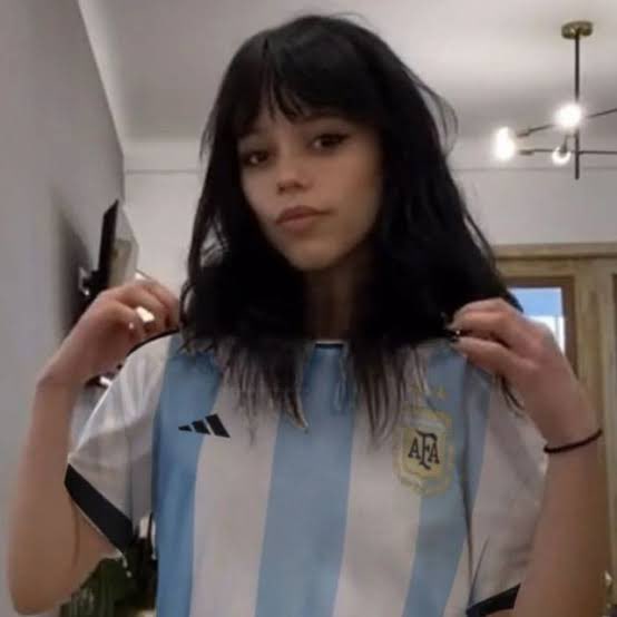 FcbxSam's tweet photo. Girl who support Messi are always pretty omg. https://t.co/m6wITSQvcO