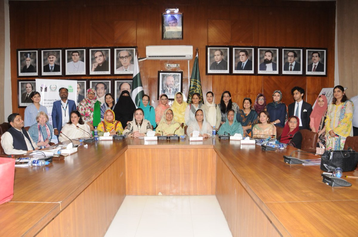 #UNDPinPakistan, <a href="/wpc_pak/">Women's Parliamentary Caucus Pakistan</a> &amp; <a href="/unwomen_pak/">UN Women Pakistan</a> held a discussion on Electoral Reforms at the Sindh Assembly w/ Members of National &amp; Provincial Assemblies. The discussion highlighted challenges &amp; opportunities in enhancing the level of participation for women in electoral processes.