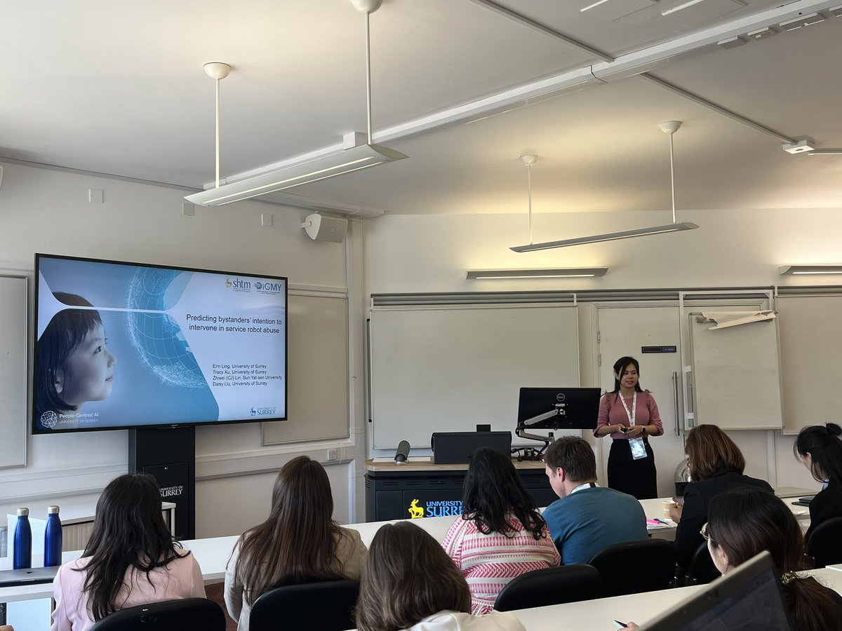 yooriikim's tweet image. Dr @ErinChaoLing presenting her research on service robot abuse 🤖 @PeopleCentredAI @SHTMatSurrey @TracyShiXu @DaisyLiu_HL 

#SURREY2023 #Back4Good