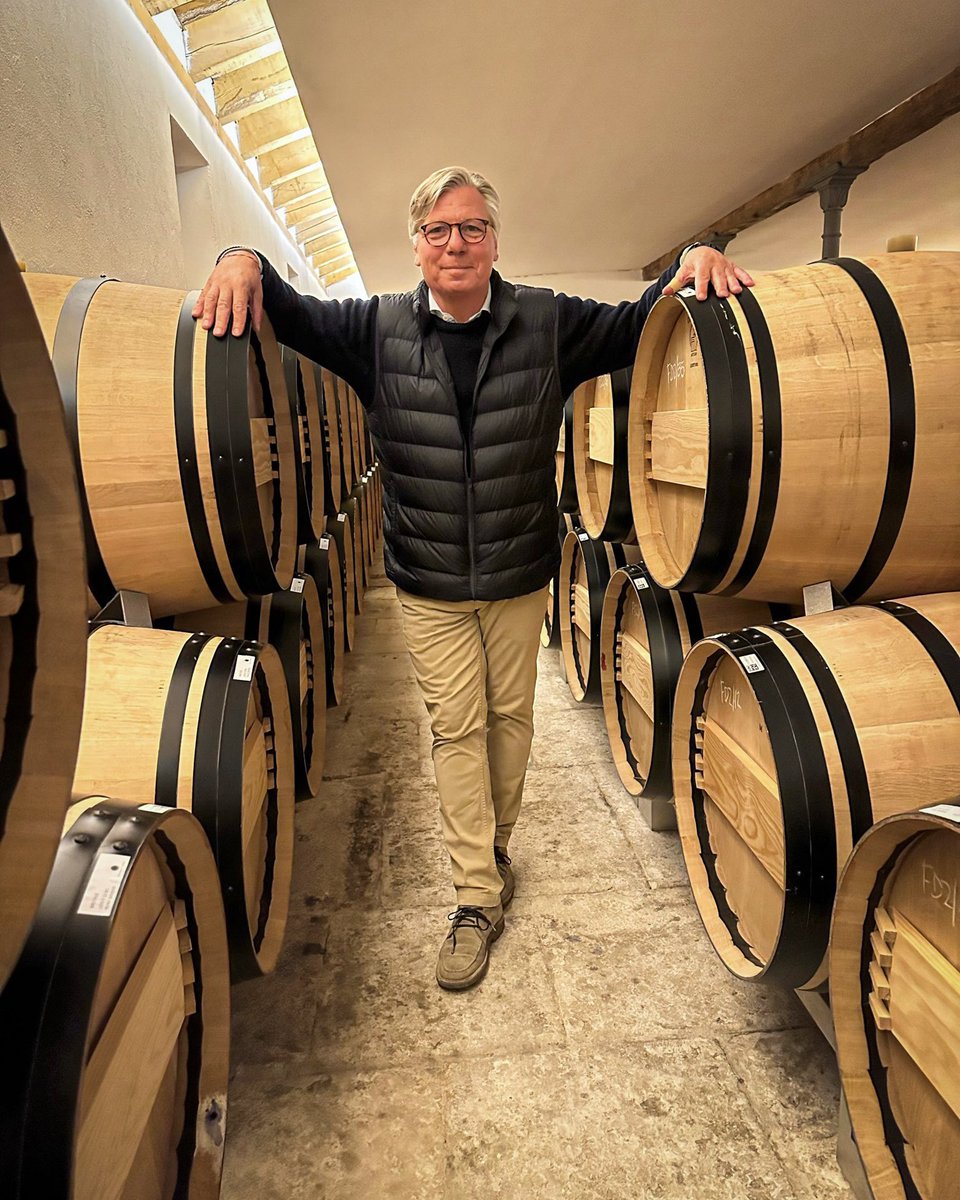 vilaviniteca's tweet photo. En los últimos 25 años, poquísimos elaboradores han revolucionado tanto el mundo del vino español como Peter Sisseck. Su inquietud le lleva a buscar la excelencia con cada nueva cosecha. Ya disponibles en #avan22 los vinos de Dominio de Pingus y PSI https://t.co/t1KeuV86Ey https://t.co/vBs0vu6zmL