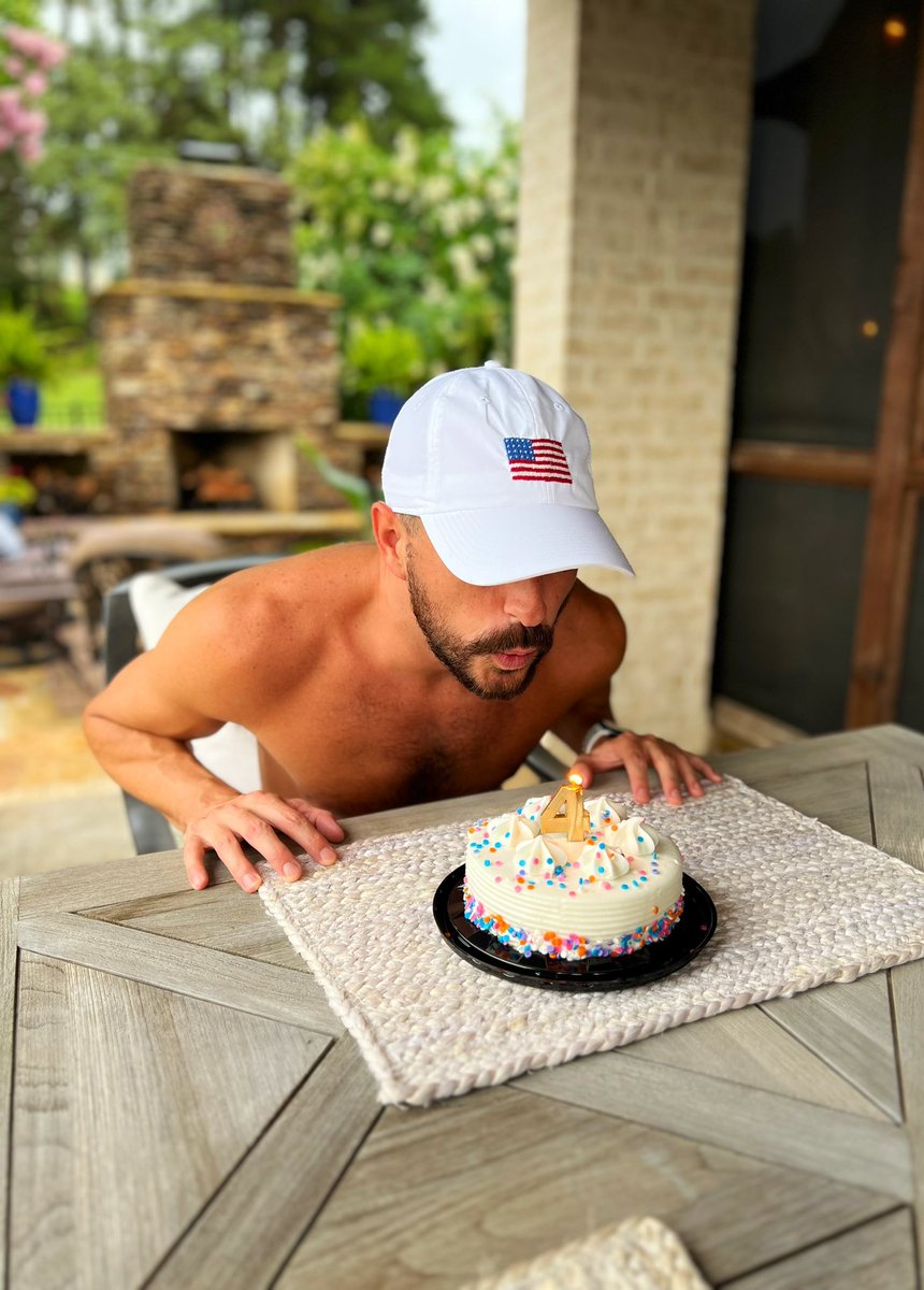 Last year I posted a picture celebrating three years of sobriety and you guys made it blow up and become something so beautiful. I have carried your words with me and am happy to share that I made it another year. God speed to all my fellow travelers on this journey 💪🏻