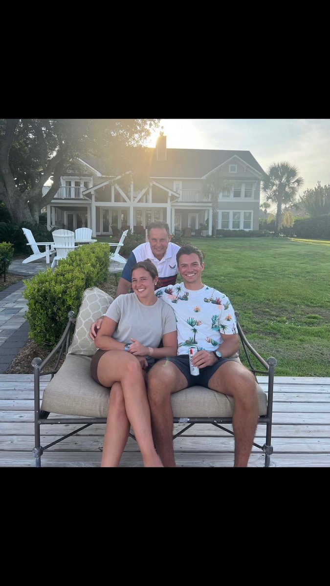 OneNationFNC's tweet photo. Hope you had a great Fourth of July! Loved being with my family. How did you celebrate America’s 247th birthday?
@onenationfnc @kilmeade #cheerstoamerica #freedom #americasbirthday #briankilmeade #onenationfnc https://t.co/KXnvi1yeZG