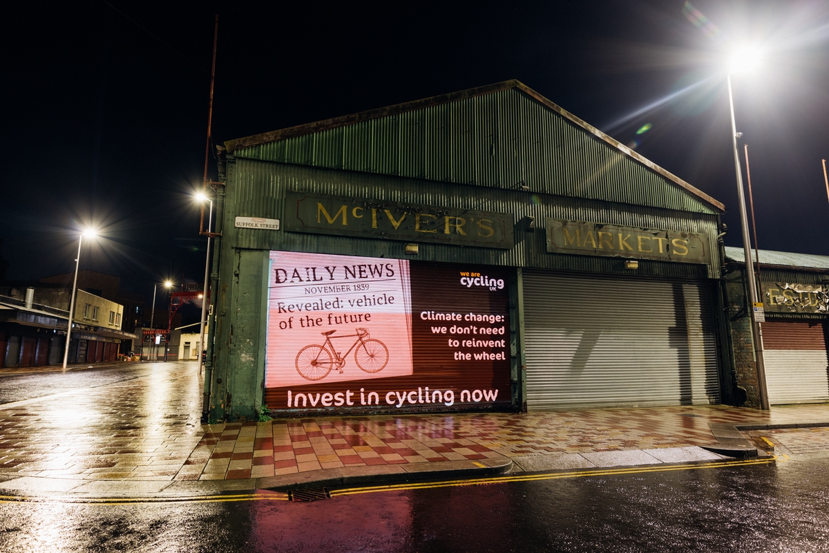 WeAreCyclingUK's tweet photo. We need investment in cycling - not more motorways. 🛣️
Join our campaign and tell the government to urgently rebalance transport funding to meet net zero.
It takes less than a minute! Take action now: https://t.co/rIhFqJ1nFr
#DriveLessCycleMore https://t.co/QEWrimPojp