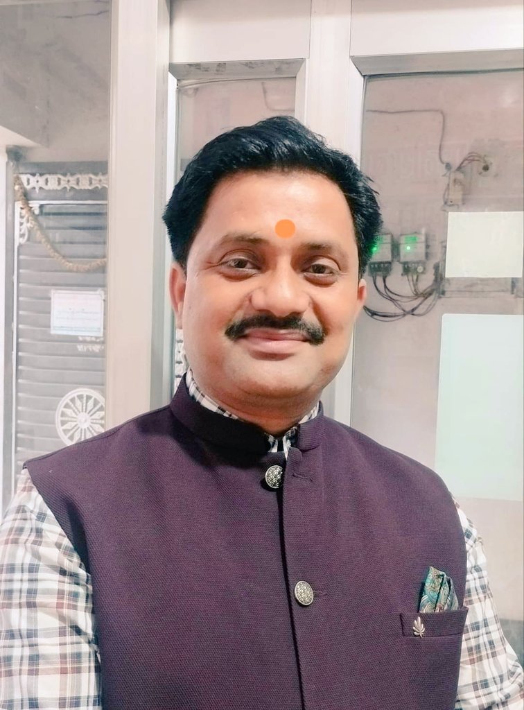 sunilnavodit12's tweet photo. अखिल भारतीय कवि सम्मेलन, ग्राम ऐंचवारा
जनपद चित्रकूट। अद्भुत श्रोता। यादगार कार्यक्रम। https://t.co/tfoj4wWxXi