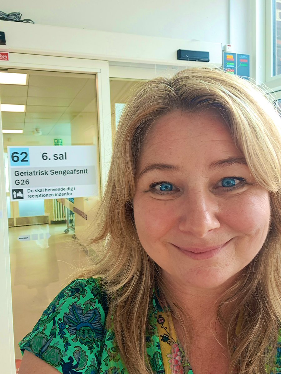 AgaSachse's tweet photo. Så er jeg og min gode kollega Trine Ø. Rimdal i mål med feltarbejde på Geriatrisk Palliativ Afdeling på @bfhosp @RegionH . @Patientinddrag hjælper med udvikling og implementering af en beslutningshjælper til valg af behandlings- og udredningsniveau #fællesbeslutningstagning 🏥 https://t.co/BPrr4Ikfjy