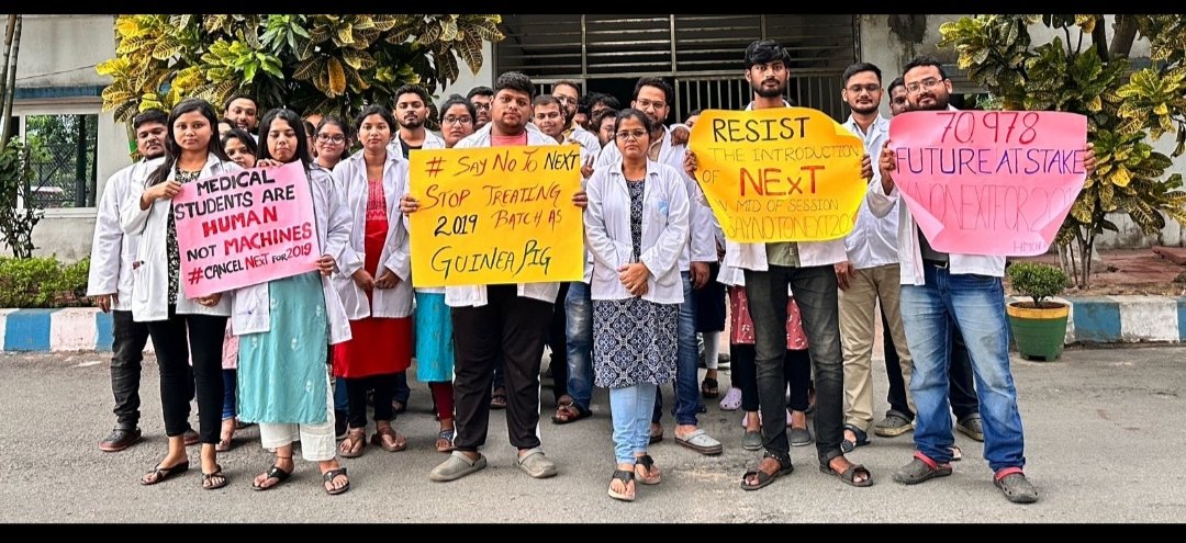 mahaniket's tweet photo. Say no to #NEXT

Resist NExT - stop burdening MBBS students with unnecessary examinations

#nonextfor2019batch
#cancelnext
#savemedicaleducation
#AIDSO

@AIDSO_AIC @NMC_IND
@DrMridulSarkar @medicaldialogs @MoHFW_INDIA @PMOIndia https://t.co/UvNUwEVICU