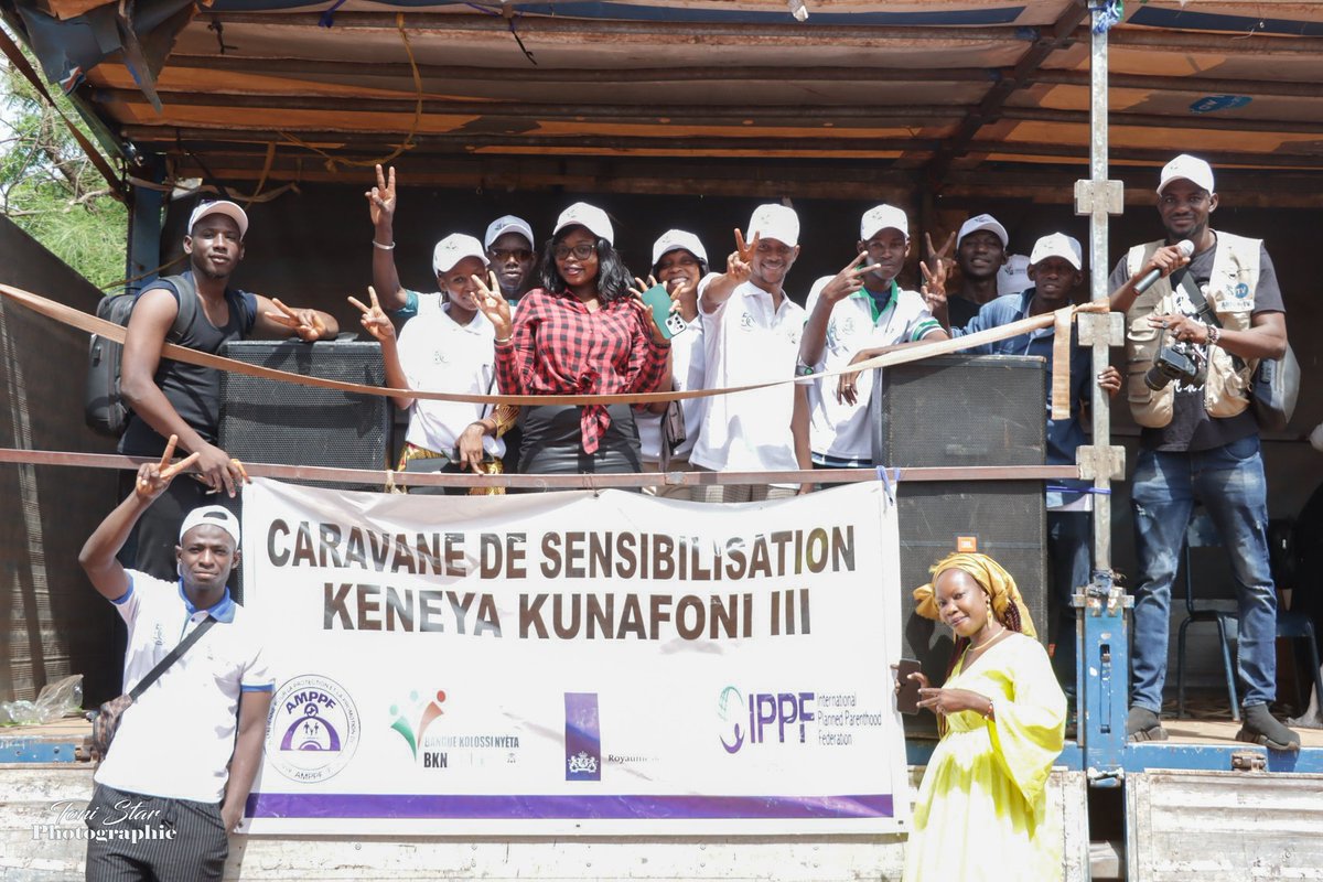 mbbtonistar's tweet photo. Yan De yé Segou yé !!!
Après Koulikoro, la clinique mobile est juste installée à côté du marché de #Hamdalaye2 pour offrir gratuitement les services de dépistage des  #IST, des cancer de col de l'utérus et du sein et ttes les méthodes de contraception !
#ÇaMeDitSanté #TSCom https://t.co/xs1uXFKHuf