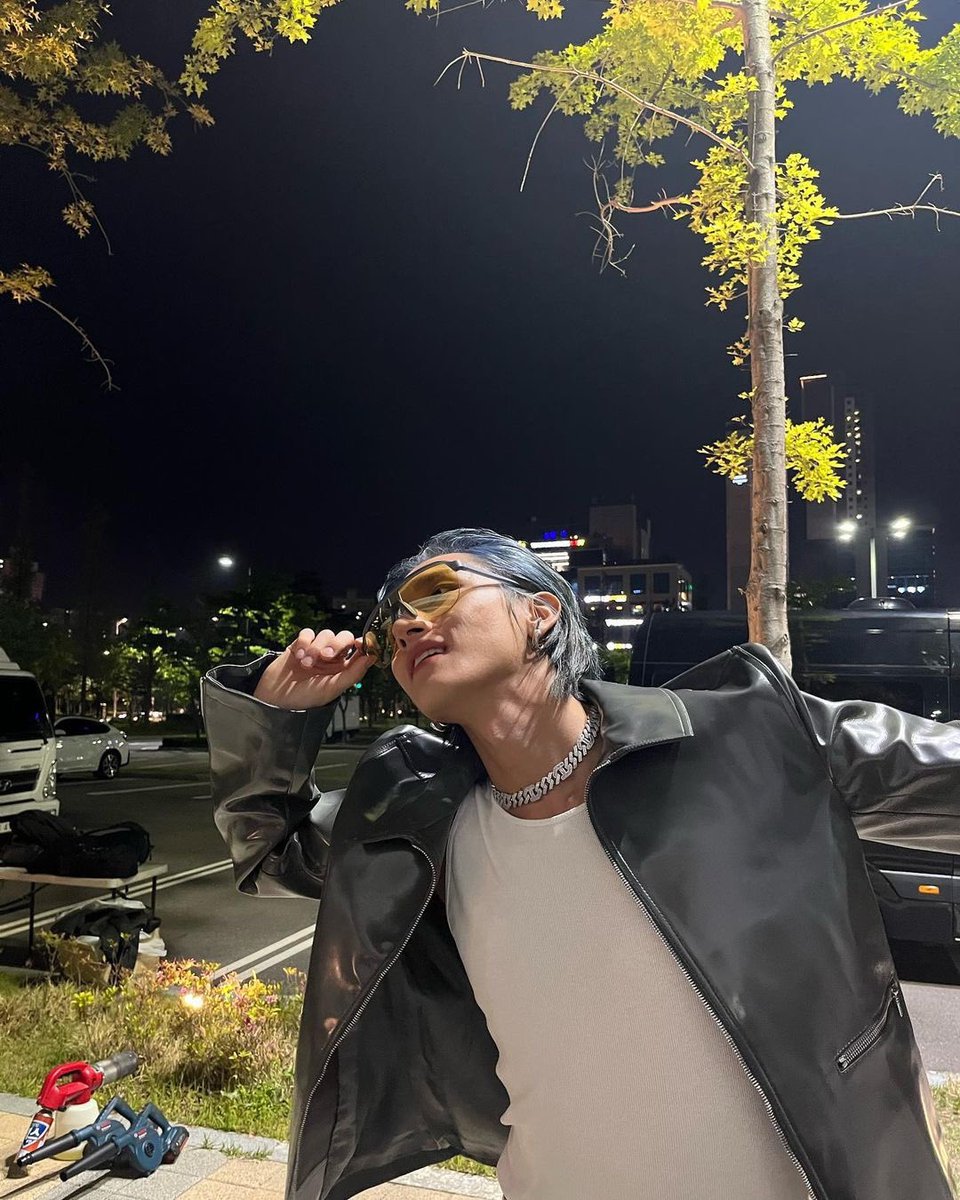 middleoftheM6's tweet photo. 은근 밖에서 이런 거 잘해 걍 대니임 https://t.co/Xfmjvplr9P